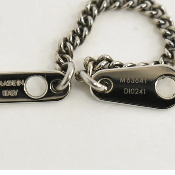 - Louis Vuitton Necklace with Charm can be opened!! So unique 🫶🏼 - Picture 4 of 10